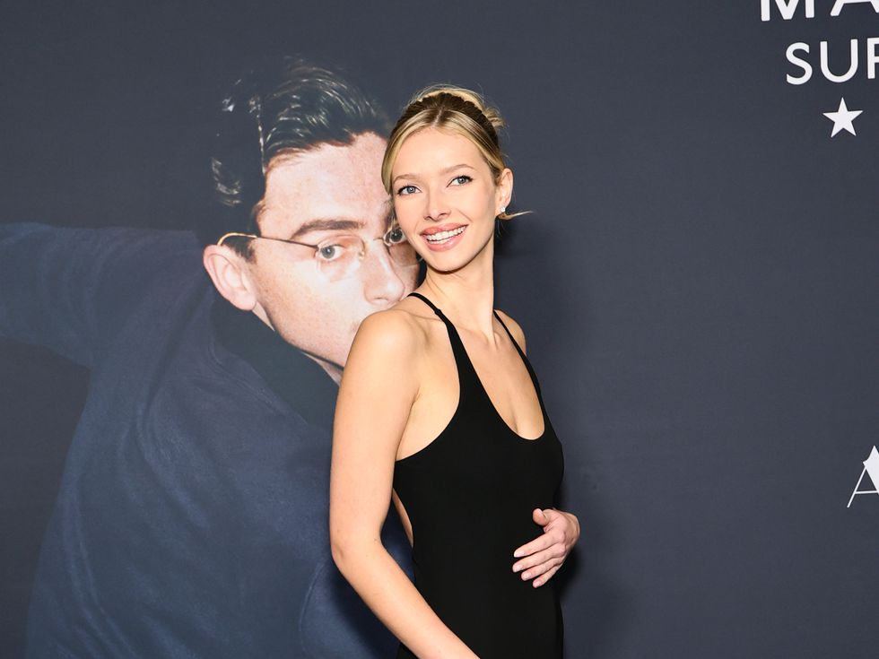 Дъщерята на Гуинет Полтроу проговори за слуховете, че е била изключена от учебно заведение заради тормоз