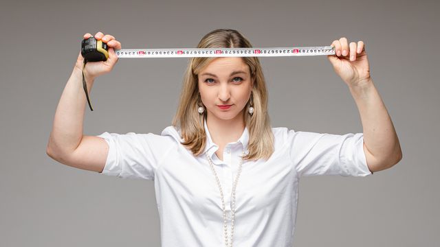 Жена, сантиметър