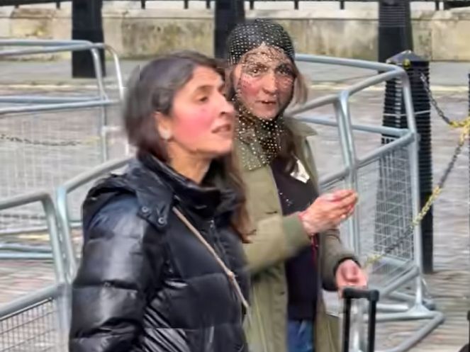 Лео Бианки подава ръка на тризначките от "Биг Брадър" след тревожните им кадри от Лондон