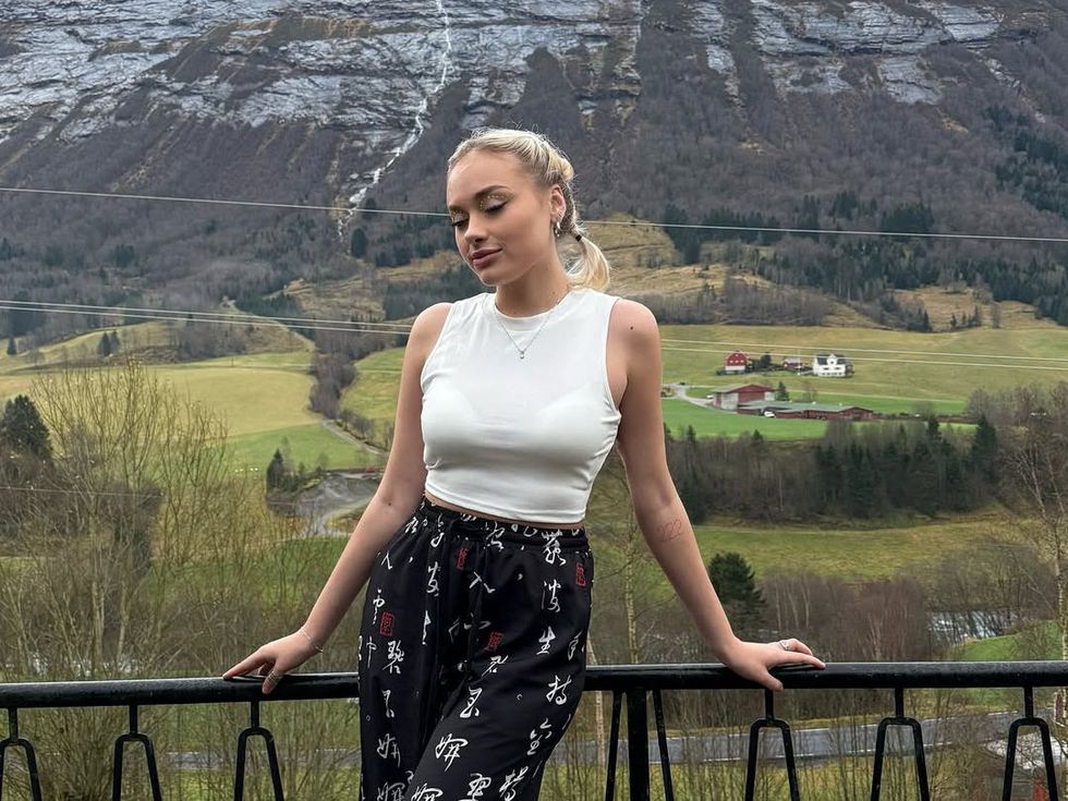 Година, след като беше открита в критично състояние по улиците на Дубай: какво се случва с нея днес?