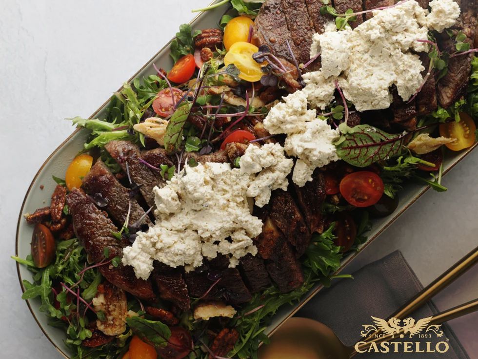 Стекхаус салата с Castello® DIP