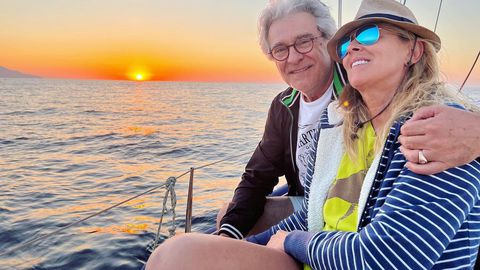 Днес аз и моята съпруга Валя празнуваме 35 години от