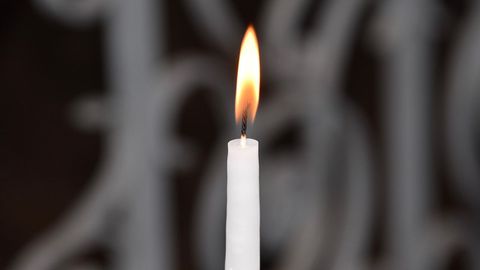 Известният турски актьор Ариф Еркин Гюзелбейоглу който играеше в турския