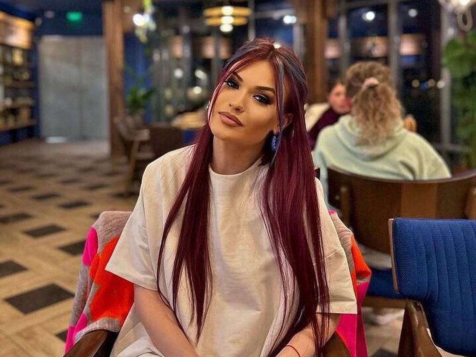 Предадена след славата? Яница от "Един за друг" се завръща в "Ергенът" с разбито сърце и големи очаквания (Видео)