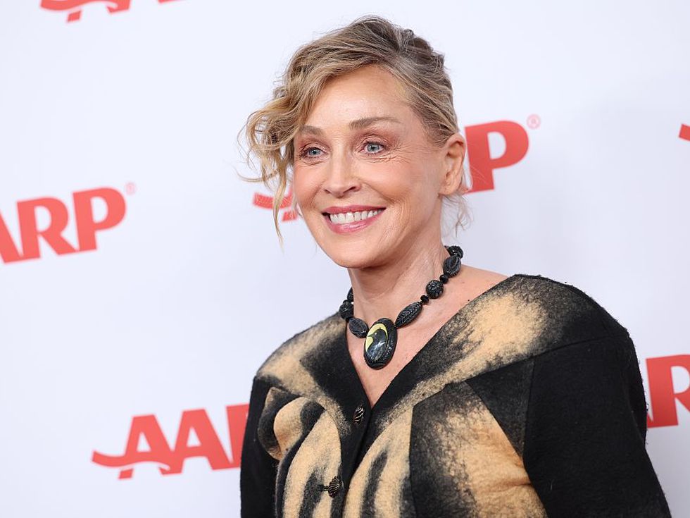 Няма да я познаете: Шарън Стоун демонстрира красота, неподвластна на времето (Снимки)