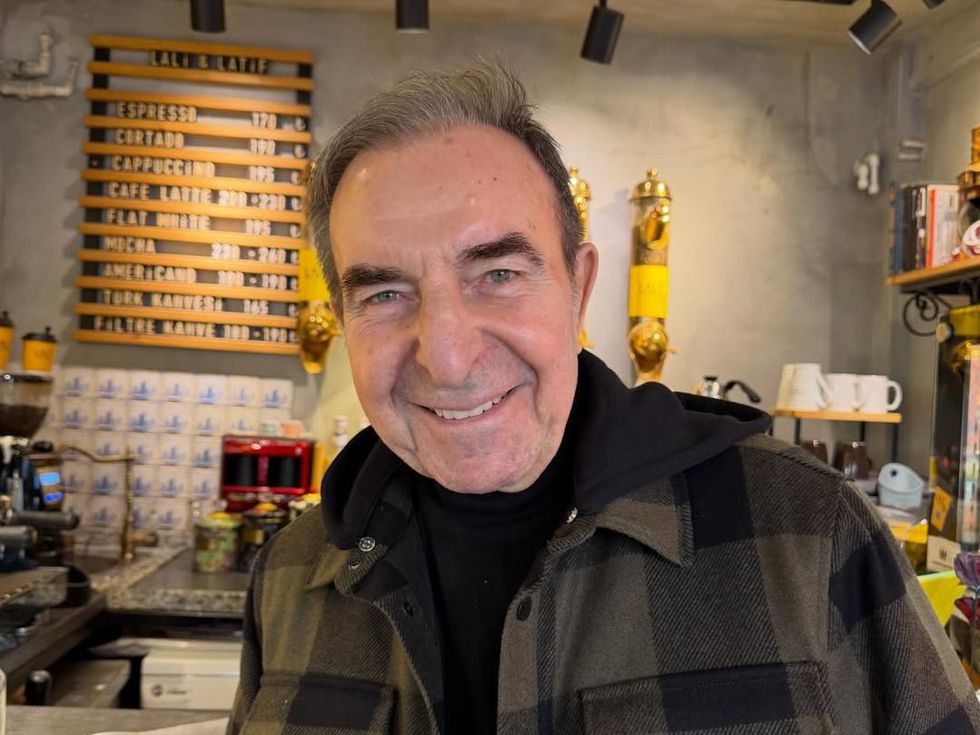 Татко Ръза от „Опасни улици“ е в болница: Зафер Ергин e в тежко състояние