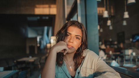 Въпреки че Плутон се движи бавно ретроградният му цикъл се