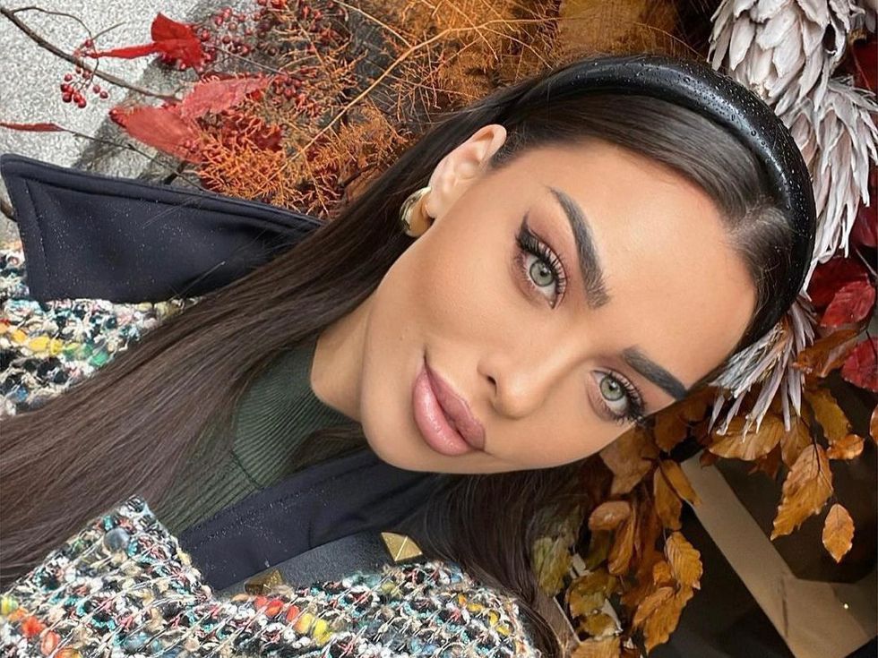 Айлин от „Ергенът“ показа годежен пръстен (Видео)