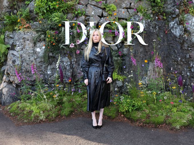 Ах, колко е секси: Вижте как изглежда днес красивата дъщеря на Клаудия Шифър (Снимки)