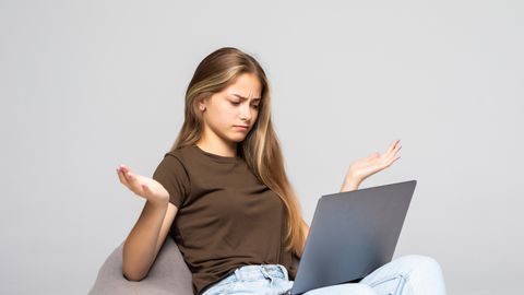 Част от интернет пространството изглежда спря да функционира на фона