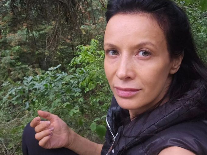 Превръщаме умовете в компютри и губим човешките ценности: Яна Маринова с разтърсващ коментар за масовото оглупяване и западащата култура у нас