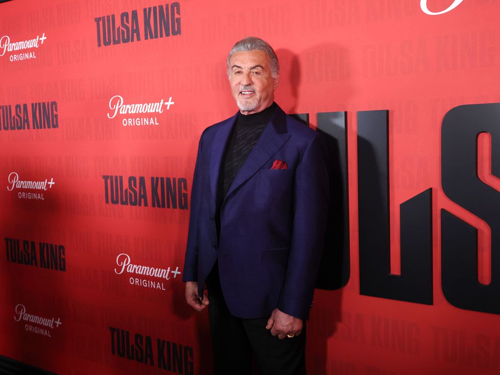 На 79 и в такава форма? Сталоун показа татуирани бицепси във видео от домашния си фитнес