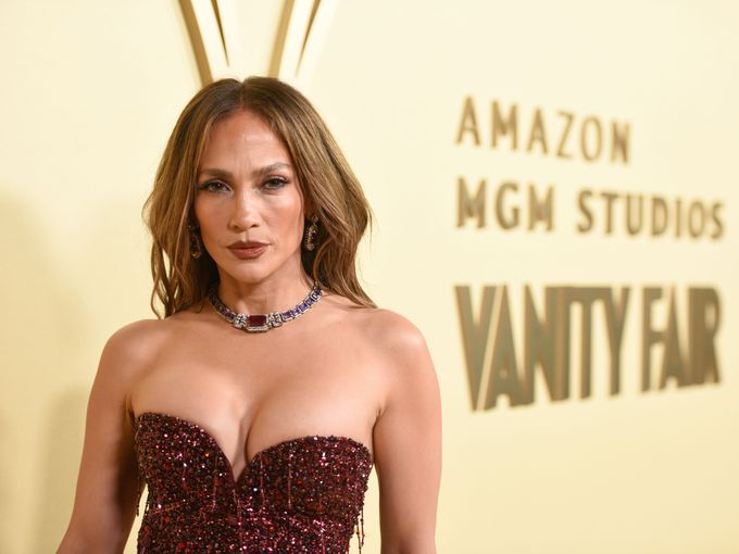 От попикона до капризна дива: Дженифър Лопес, странните ѝ претенции и моментите, които я превърнаха в примадона