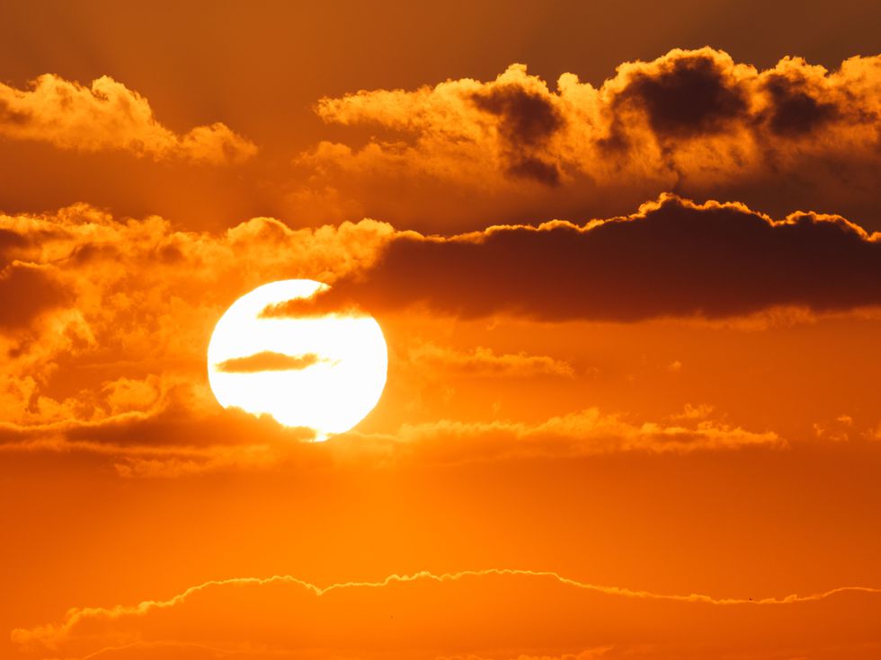 Слънцето в  преход от мистика към трансформация