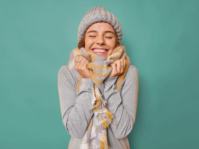 Март между слънцето и шала: Как да разпознаем сигналите на тялото в месеца на прехода