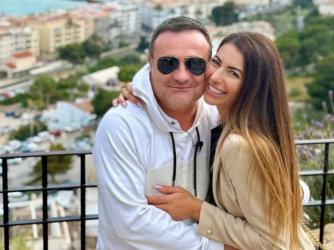 Димитър Рачков предложи брак на любимата си Виктория