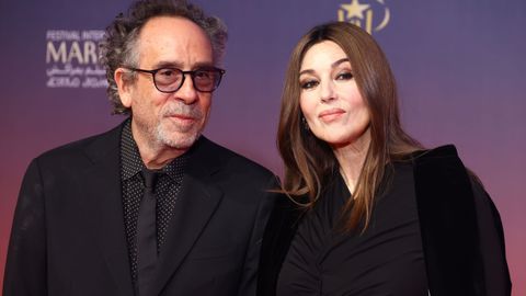 Режисьорът Тим Бъртън и актрисата и модел Моника Белучи се