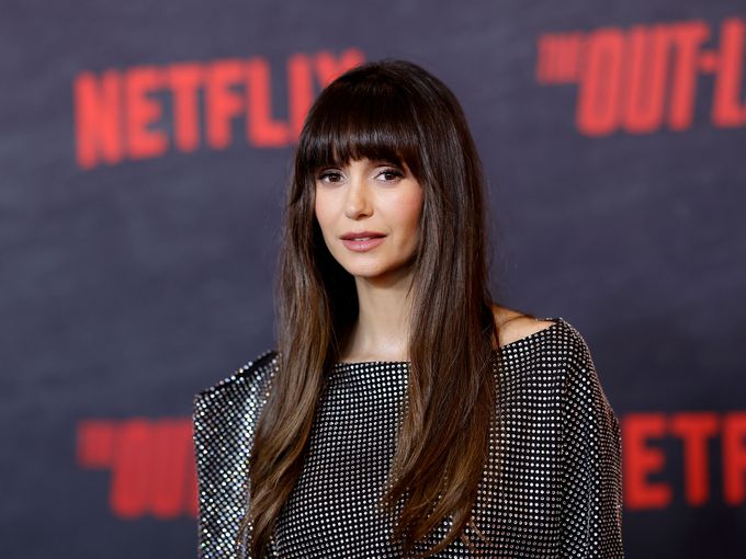 Нина Добрев избра провокативен костюм за Хелоуин