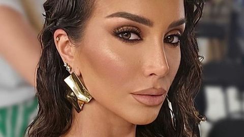 Александра Богданска от няколко дни е в слънчева Гърция с