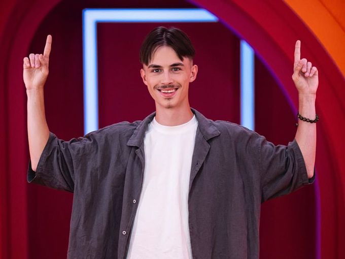 Давид коментира скандалната снимка след победата си в "Биг Брадър"