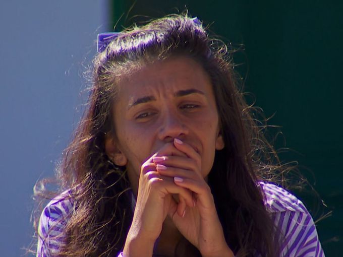 Унижава ли се Виктория в "Ергенът: Любов в рая", или това е част от стратегията ѝ?