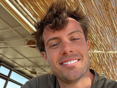 Филип Буков с любовно послание към Нина Добрев: Идвай да се гаджосваме