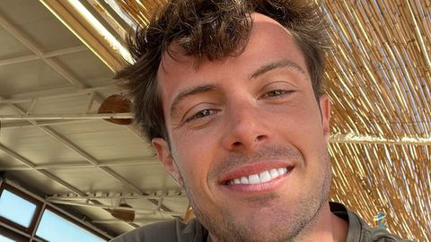 През уикенда актьорът Филип Буков се събуди с неприятна изненада