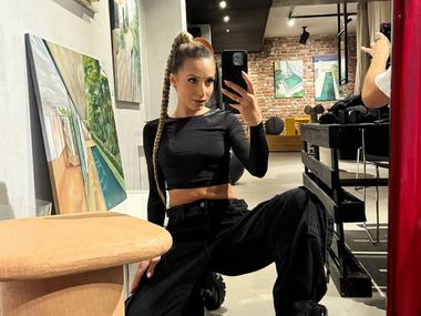 Без мъж: Антоанет Пепе се разходи във Финландия по женски