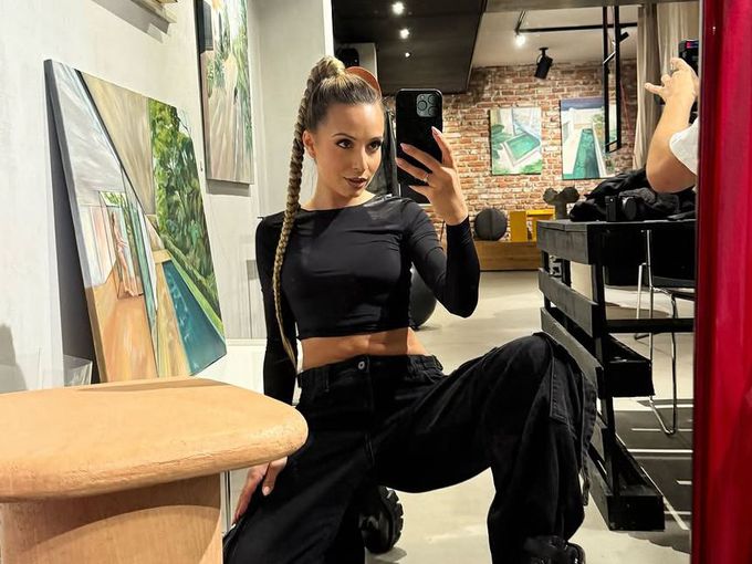 "Един ден баща ми ме помоли да се кача на кантара": Антоанет Пепе с честен разказ за най-тежките моменти в живота си (Видео)