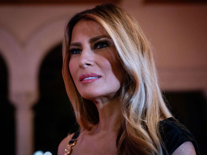 Всички полудяха по кройката на това бяло палто на Мелания Тръмп