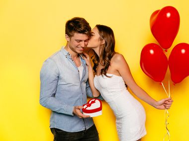 Свети Валентин 2026: Подаръци, които говорят на езика на сетивата