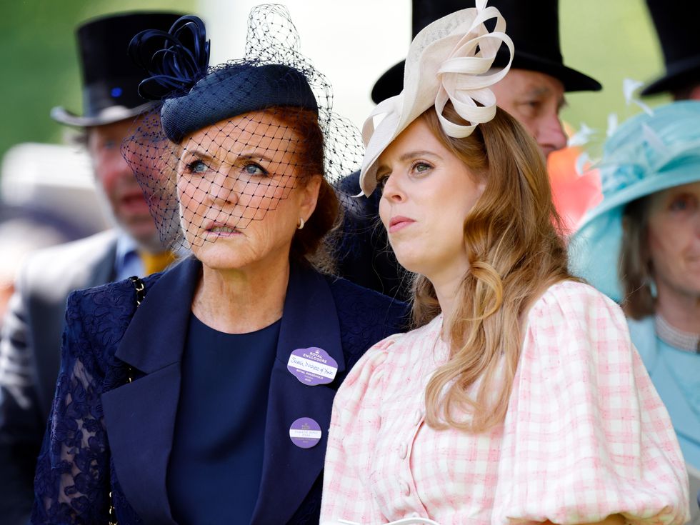 Сара Фъргюсън в тежко състояние след ареста на Андрю: без пари, под напрежение и с възможен разпит от полицията