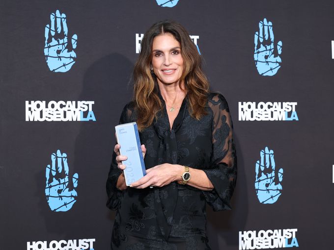 Тя е толкова перфектна: Синди Крауфорд навърши 60 и разкри най-голямата си тайна