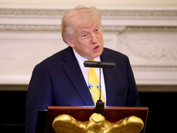 Сайт за извънземни? Тръмп разпалва нова вълна от мистерии около НЛО!