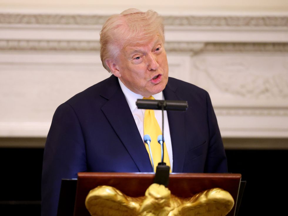 Сайт за извънземни? Тръмп разпалва нова вълна от мистерии около НЛО!