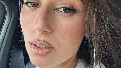Михаела Маринова се радва на лятото Певицата се е отдала