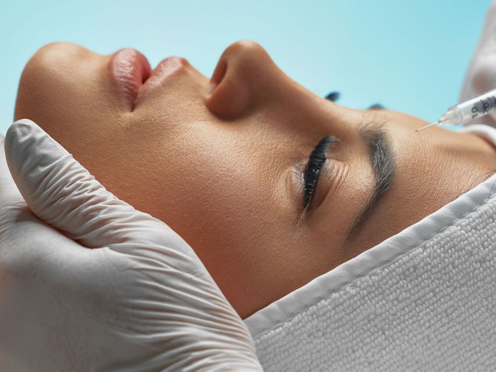 Кои разкрасителни процедури състаряват лицето ви и е по-добре да избягвате – предупреждения от водещи лекари