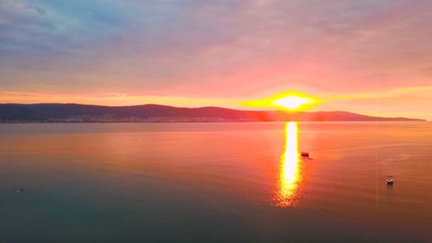 Новият Bedroom Beach Club е готов да посрещне July Morning