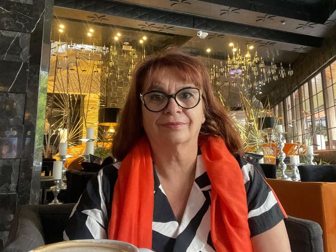 Скандал със синa на Миглена Ангелова: Автомобил с полицейски ескорт разбуни мрежата