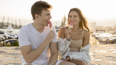 Всеки човек има нужда от любов Да открие сродната си