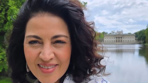 Днес една от най разпознаваемите и обичани телевизионни личности у нас