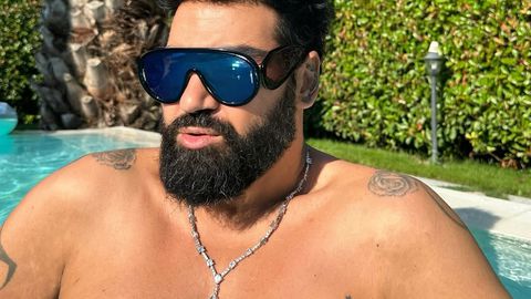 Кралят на попфолка Азис отново прикова вниманието в социалните мрежи