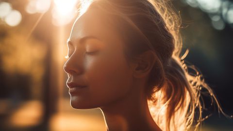 На 21 септември заедно с Новолунието имаме частично слънчево затъмнение