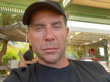 Нови обвинения срещу кабинета на лекарите след смъртта на Мазонакис: пациенти твърдят за грешни диагнози и скъпи терапии