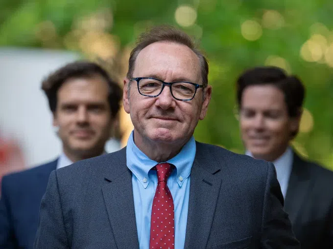 Животът на Кевин Спейси след скандалите: Без дом, без доходи и в търсене на нов шанс