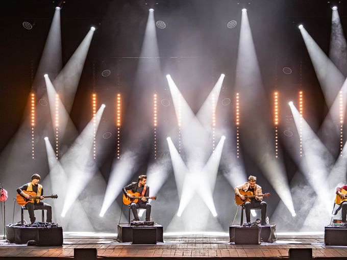 Как 40 Fingers станаха световен феномен