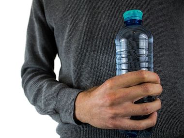 Защо трябва да спрем да пием вода от пластмасови бутилки и ако вече я консумираме, какво не трябва да правим
