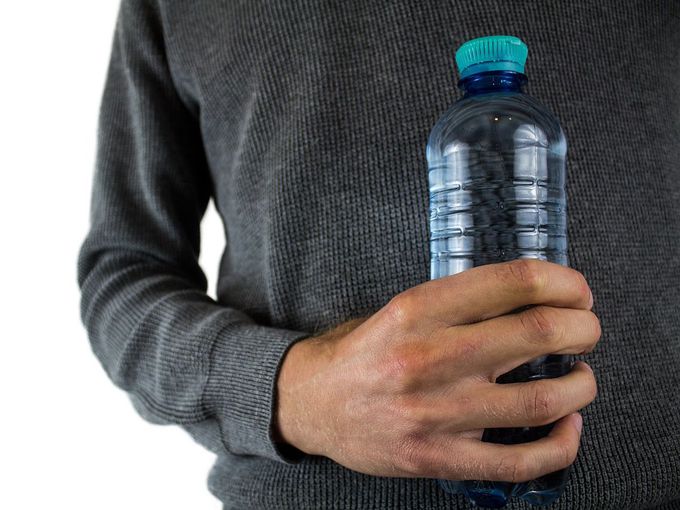 Защо трябва да спрем да пием вода от пластмасови бутилки и ако вече я консумираме, какво не трябва да правим