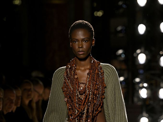 Панталоните Peekaboo са задължителният стилен трик за 2026-та