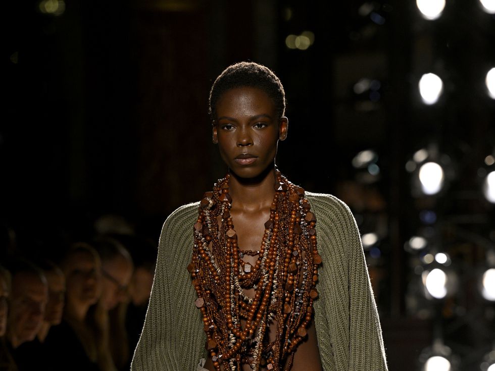 Панталоните Peekaboo са задължителният стилен трик за 2026-та